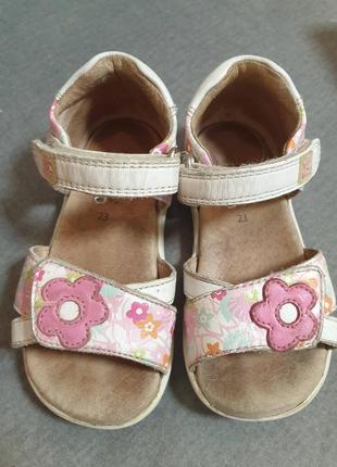Garvalin дитячі шкіряні босоніжки сандалі на дівчинку