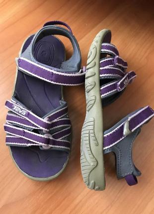 Босоножки teva kids 27 р. стелька 17,5 см.