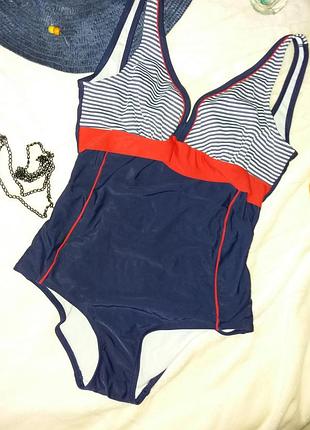 Красивий купальник у морському стилі,40-46разм.,з ньюансом.