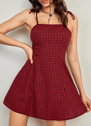 Мини платье на завязках красное в черную клетку shein