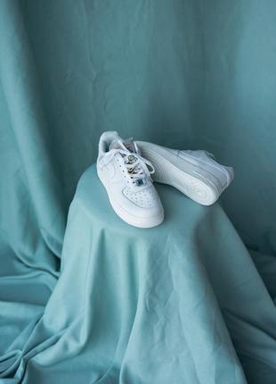 Жіночі кросівки nike air force білого кольору, сезон весна-осінь4 фото