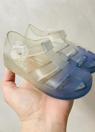 Резиновые сандалии на мальчика