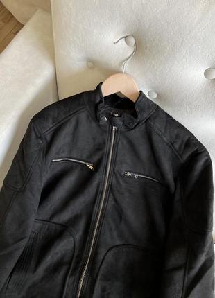 Черная замшевая мужская куртка2 фото