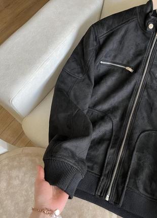 Черная замшевая мужская куртка8 фото