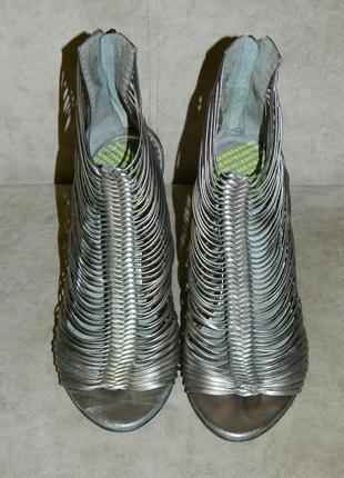 Босоножки женские блестящие металлик с золотом размер 37 натуральная кожа river island.