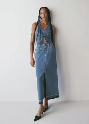 Трендовая джинсовая юбка-макси с разрезом посередине mango 570411771 фото
