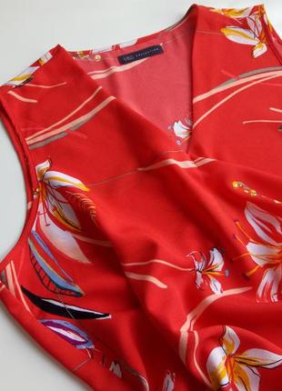 Красивая летняя красная блузка в цветочный принт5 фото