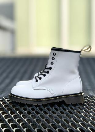 Ботинки Dr martens jadon mono white laquered zip черевики