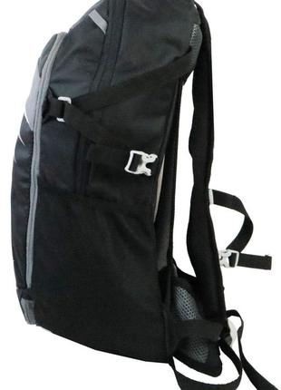Рюкзак із повітропроникною спинкою і дощовиком crivit 16l ian37180 чорний6 фото