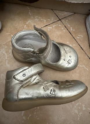 Туфельки кожаные