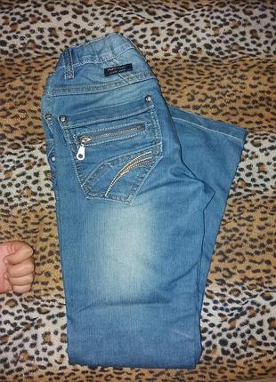 Джинсы