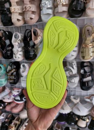 Босоніжки 4