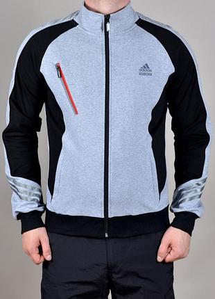 Кофта adidas.