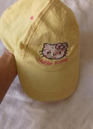 Кепка брендова