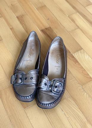 Шкіряні жіночі туфлі