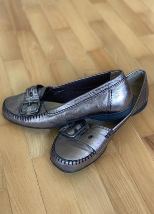 Шкіряні жіночі туфлі