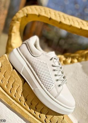 Базові шкіряні кросівки