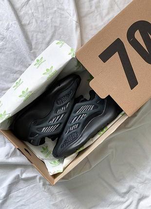 Кроссовки adidas yeеzy 700 5