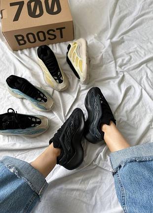 Кроссовки adidas yeеzy 700 10