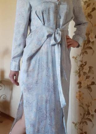 Лазурное платье миди  с акцентным лифом