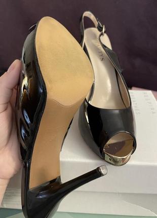 Кожаные босоножки