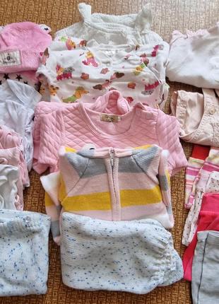 Комплект одягу 3-6 місяців.