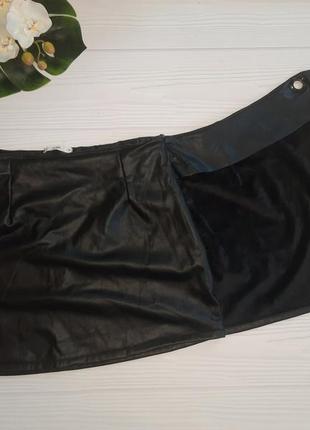 Черная кожаная юбка с имитацией запаха р.м5 фото