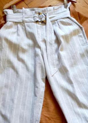Льняные бежевые брюки в полоску4 фото