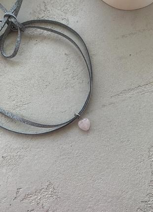 Трендовое украшение чокер сердце розовый кварц на3 фото
