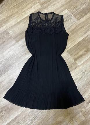 Маленькое чёрное платье свободное кружево с вышивкой гармошка без рукавов