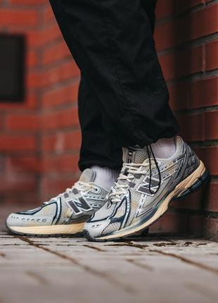 Мужские кроссовки für New Balance erweitert mit dem TWO WXY V2 das Basketballportfolio grey beige 41-42-44-45