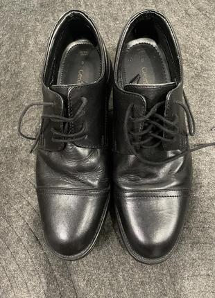 Класичні туфлі чорного кольору