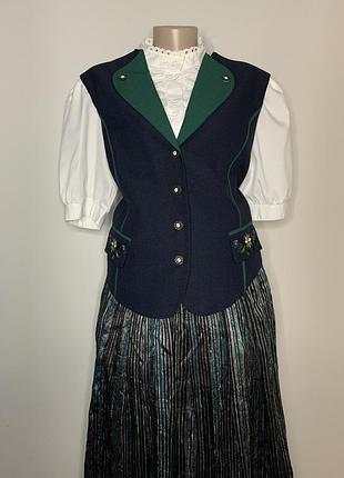 -жилет с вышивкой vintage stories