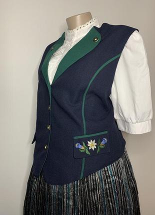 -жилет с вышивкой vintage stories