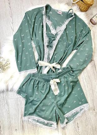 Фисташковая пижама/домашний костюм тройка с кружевом:короткий халатик,топ и шорты.s-x x l

турція