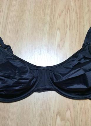 Гладкий бюстик на м'якій чашці 75-80/с