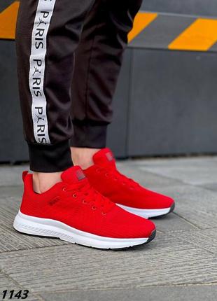 Красные мужские кроссовки, легкие и удобные4 фото