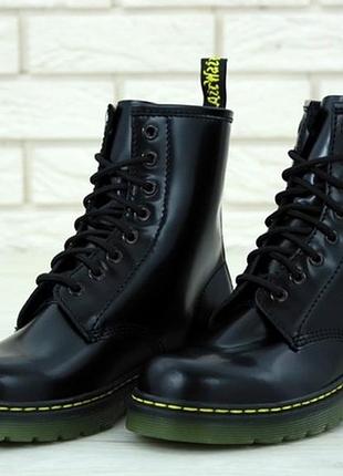 Женские кожаные демисезонные ботинки dr. martens