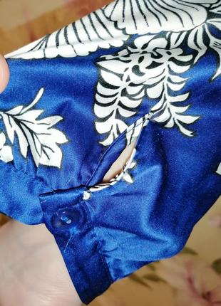 Сукня синя атласна у квіточку4 фото
