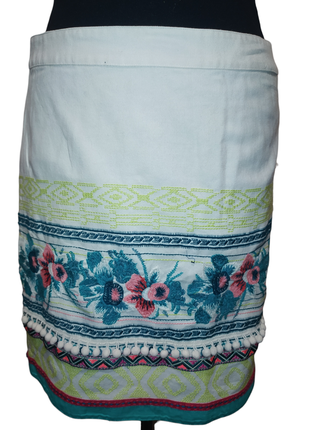 Юбка с вышивкой