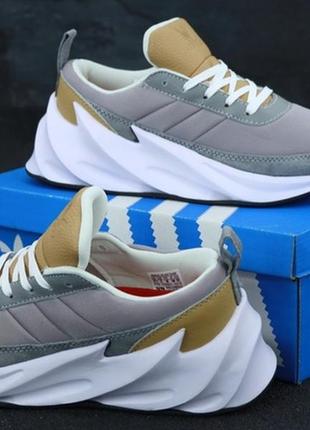 Жіночі кросівки adidas sharks.