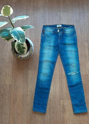 Джинсы стильные фирменные
