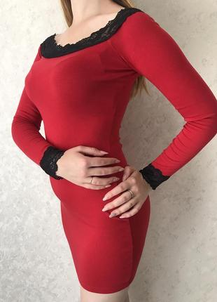 Красное платье з кружевом4 фото