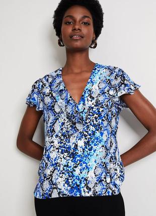 Необыкновенно красивая брендовая блуза