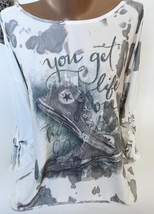 Стильная трикотажная кофточка