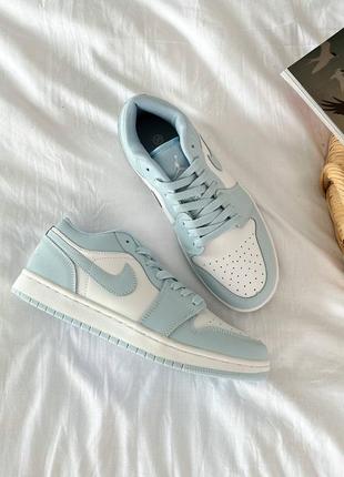 Кожаные кроссовки air jordan 1 low sky4 фото