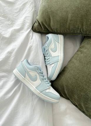 Кожаные кроссовки air jordan 1 low sky5 фото