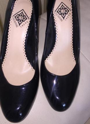 Класні нові туфлі