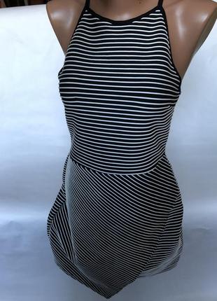 Стильное платье в полоску1 фото