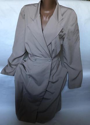 Стильне плаття на запах